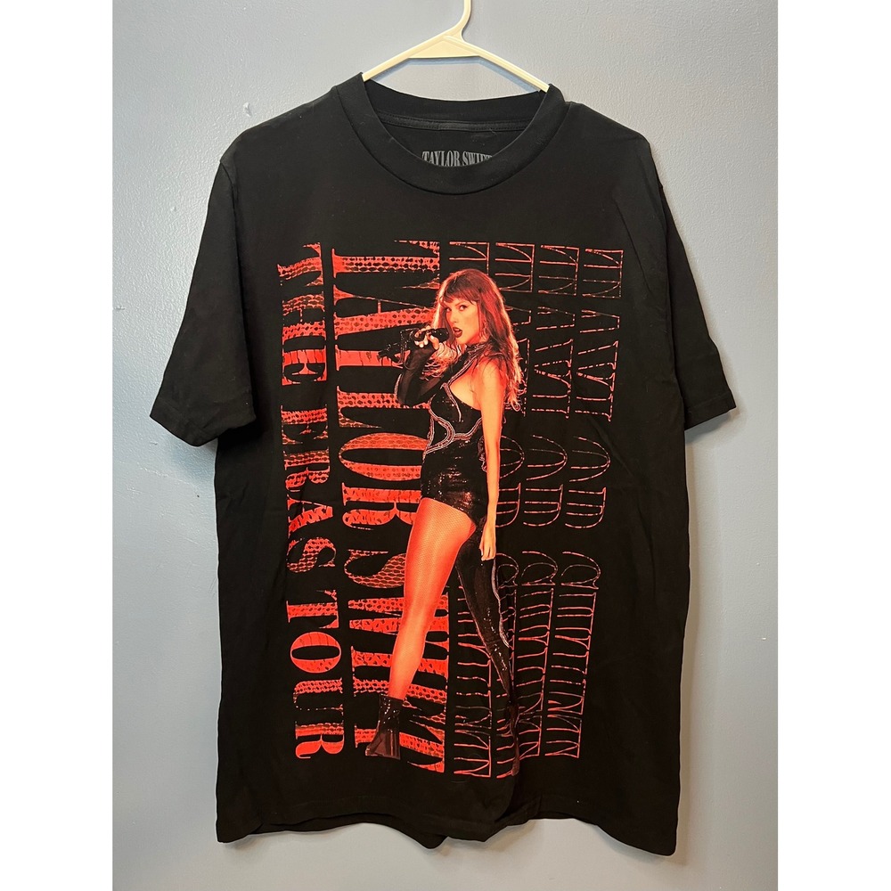 Taylor Swift The Eras Tour T-Shirt Black Size Medium Concert Tour Dates Graphic